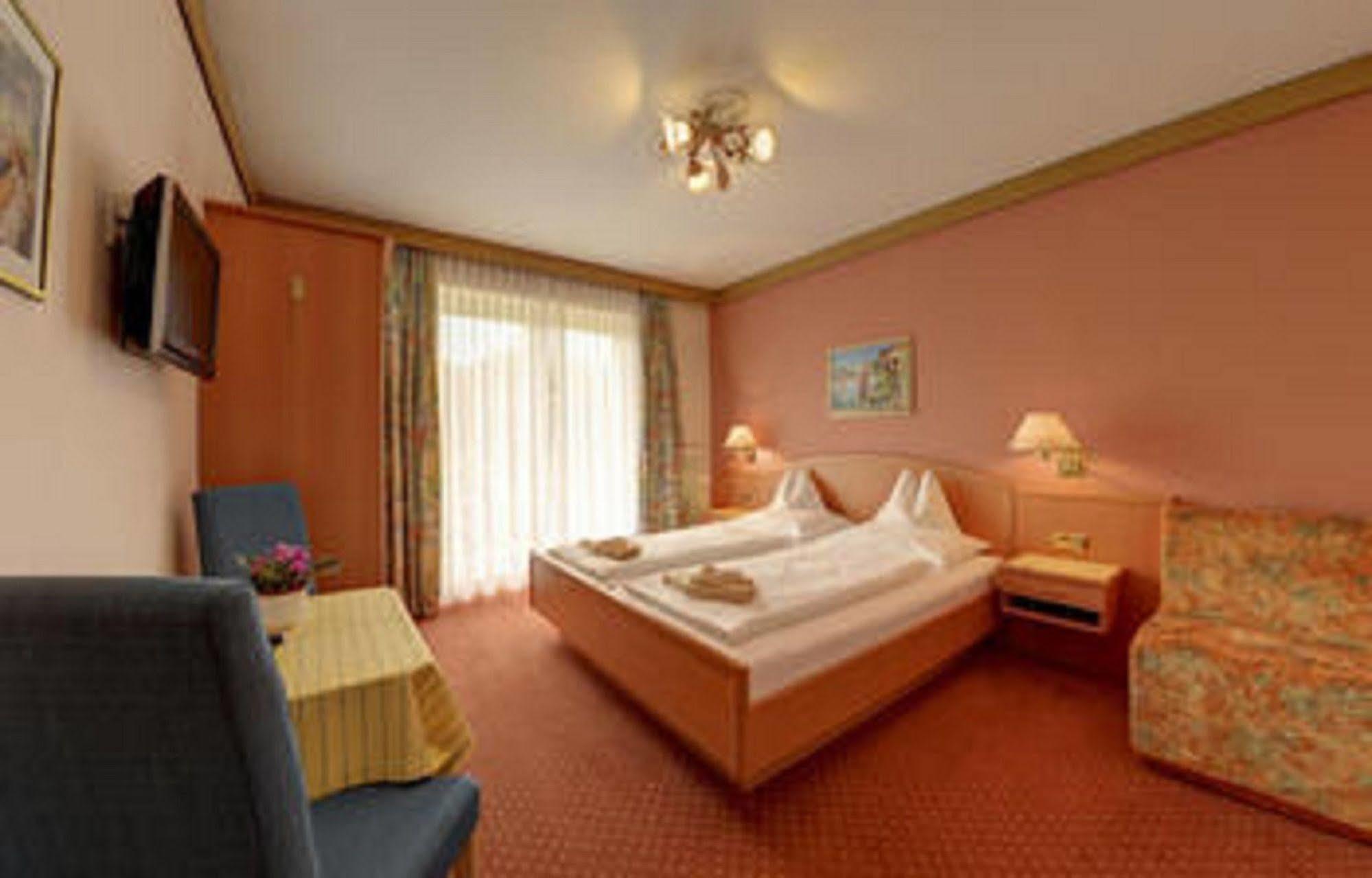 Fruehstueckspension Haus Golker Seeboden Luaran gambar